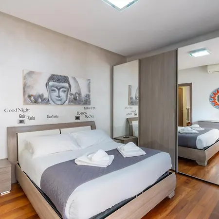 Casa Julia - Moderno In Stile Industriale Con Balcone A Рим